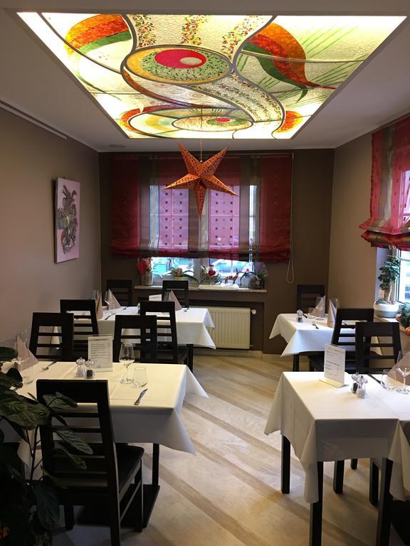 Auberge La Veranda Hesperange ภายนอก รูปภาพ